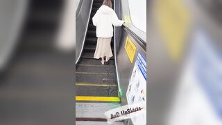 팬티를 안 입고 몰래 찍다