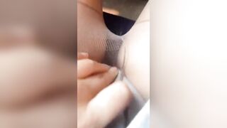 주체할수 없는 성욕을 가진 버스안 자위녀