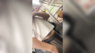 현충로 지하철역 노브라 외국인 미녀