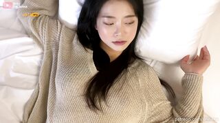 On_nana 유튜브 나나영상 침대위에서..