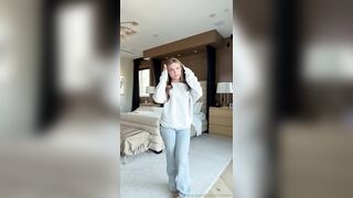 Piper Rockelle Flaunts Her Curves In Her Room OnlyFans