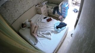 【ハッキングされたカメラ】性欲が非常に強い若い女性が長時間にわたって頻繁に自慰行為を行う。 ipcam 19-200426