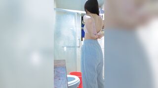 シェアハウス：女性ルームメイトによる隠し撮り ❤️ スタイル抜群な親友同士の日常――着替えとシャワー風景。彼女たちの陰毛は信じられないほどセク ipcam 05-290426