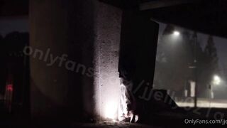 (한국야동) 교각 밑에서 조명켜고 떡치는 또라이들 korean porn vip