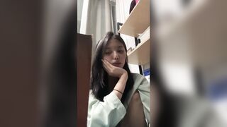 (한국야동) 신작 ✨ 핑크잠옷녀 【소주병녀 】 _담타 후 자위분수 korean porn vip