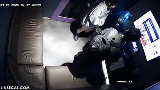 (한국야동) 노래방갈땐 담요가 필수인 커플 korean porn vip