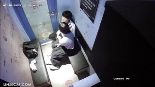 (한국야동) 같은 방에서 이틀 연속으로 펠라시전하는 단골커플 korean porn vip