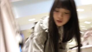 しゃがんだ店員さん 16 voyeur jp