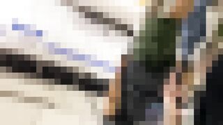 汚パンツ注意 若い娘と完全密着した時の逆さ voyeur jp