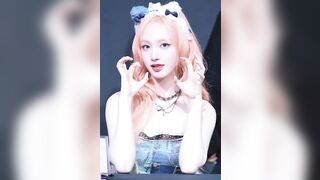 LIZ SHOWS BOOBS 123917 1 KPOP ALLPOP