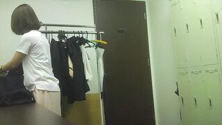 再登場のお着替えolさん 可愛い童顔なのに そそる大人のカラダつき 2 voyeur jp