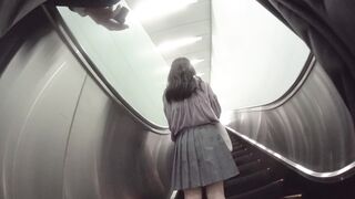 ミニマムjk壮絶バレ3日分長編逆さ撮りの瞬間41 ハミ毛 捲り 水平撮り tバック フラッシュ撮影 エスカレーター 店舗 voyeur jp