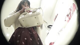 ショップ店員さんのスカート内抜き打ち検査01 voyeur jp