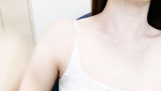 64配信613配信大量潮吹きを何度もする激カワ美女のオナ配信（約1時間27分約1 jvip 180626 SkzvLn5jXhjk3 0001