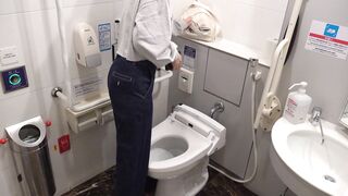 個人撮影 めちゃ可愛い ぴえん女子 エロ漫画で興奮 変態オタク女子のオナニー voyeur jp